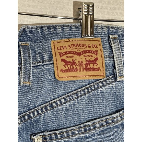 Levi Notched High Waisted Mom Shorts Size 24 Medium Wash Button Fly 100% Cotton - Picture 7 of 10